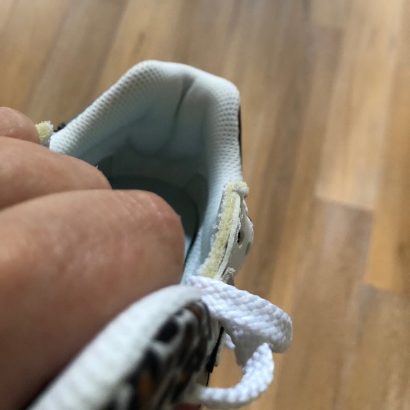 New Balance Women’s 574 Leopard Trim Athletic Shoes - Size 8.5 - Picture 10 of 11